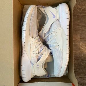 Nike Flex Contact 3. Running/workout shoes.